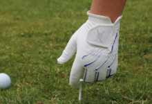How to Choose the Right Winter Golf Gloves in Kelowna, BC?