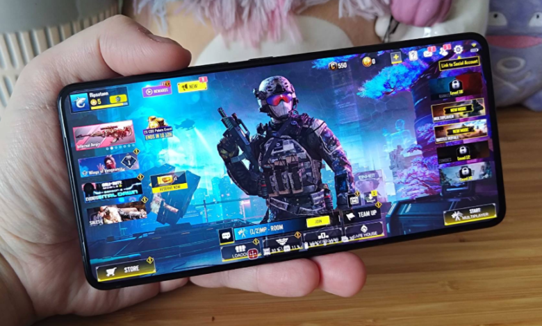 Raiden Desktop Simulator helps perfectly integrate high-performance mobile gaming experience and multi-tasking office